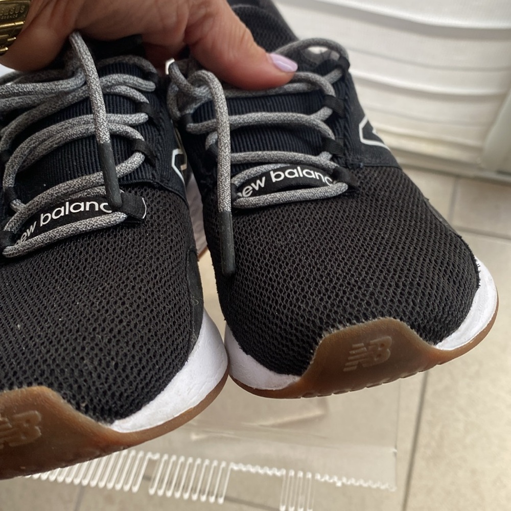 New Balance sneakers - Picture 8 of 11